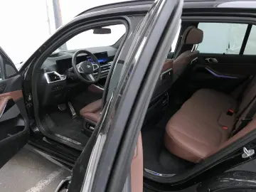 BMW X5 xDrive40d M Sport 2-Achs-Luft AHK PANO H&K 21
