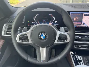 BMW X5 xDrive30d M Sport AHK PANO 2-Achs-Luft StHzg