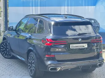 BMW X5 xDrive30d M Sport AHK PANO 2-Achs-Luft StHzg