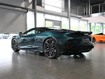 McLaren GT Serpentine Luxe Premium B&W Lift Panorama