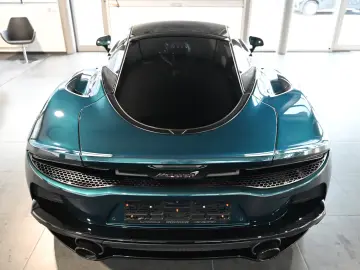 McLaren GT Serpentine Luxe Premium B&W Lift Panorama