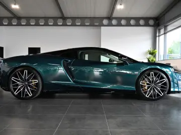 McLaren GT Serpentine Luxe Premium B&W Lift Panorama