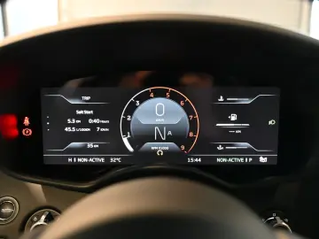 McLaren GT Serpentine Luxe Premium B&W Lift Panorama