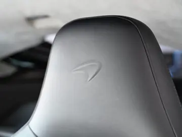 McLaren GT Serpentine Luxe Premium B&W Lift Panorama