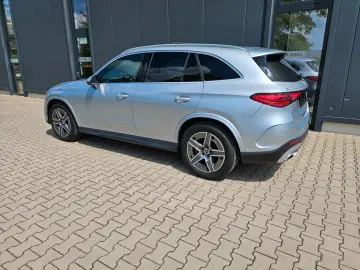 MERCEDES-BENZ GLC 200 4M AMG Pano AHK Distronic 1.Hd. uffr.