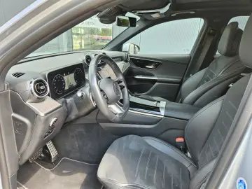 MERCEDES-BENZ GLC 200 4M AMG Pano AHK Distronic 1.Hd. uffr.
