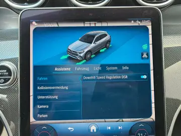 MERCEDES-BENZ GLC 200 4M AMG Pano AHK Distronic 1.Hd. uffr.