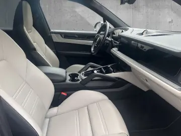 PORSCHE Cayenne Sport Design Pano 360  Kam Bose Head-Up