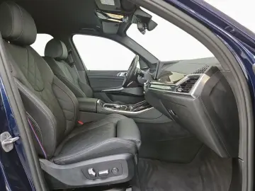 BMW X5 xDr30d MSport Pro IconicGlow 360