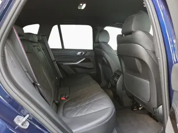 BMW X5 xDr30d MSport Pro IconicGlow 360