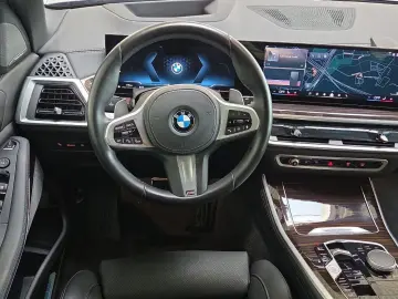 BMW X5 xDr30d MSport Pro IconicGlow 360