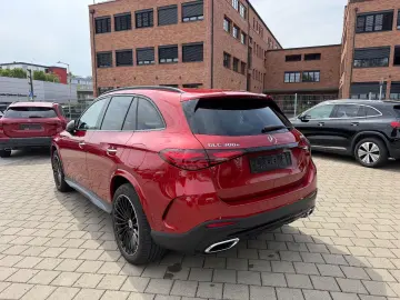 MERCEDES-BENZ GLC 300e 4Matic AMG Distr Night Burm M…