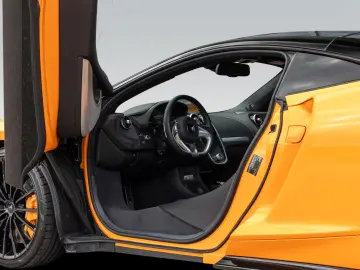 McLaren GT   McLaren Orange   Premium Pack