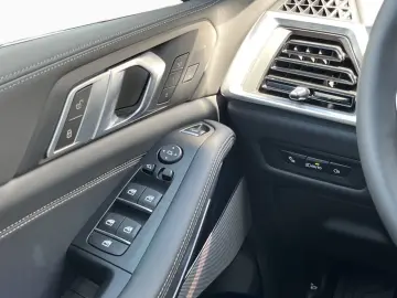 BMW X5 xDr 30d MSport SkyLounge SoftClose IconGlow Ventil