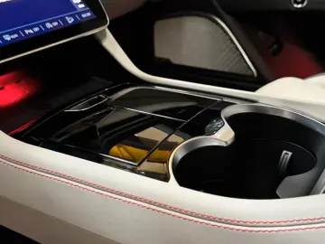 Maserati Grecale Trofeo Sonderlack Wartungspaket