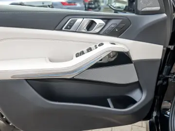 BMW X5 xDr30d MSpo Pro Merino IconicGlow 360 GestureControl