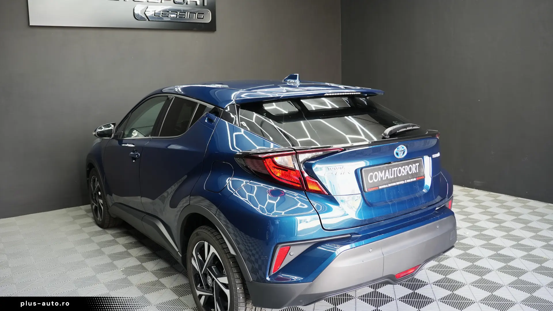 TOYOTA C-HR 1.8 HYB AT