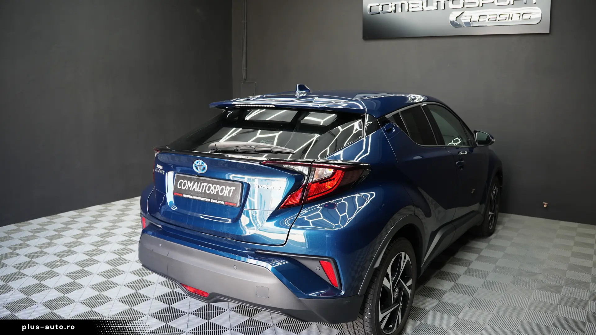 TOYOTA C-HR 1.8 HYB AT