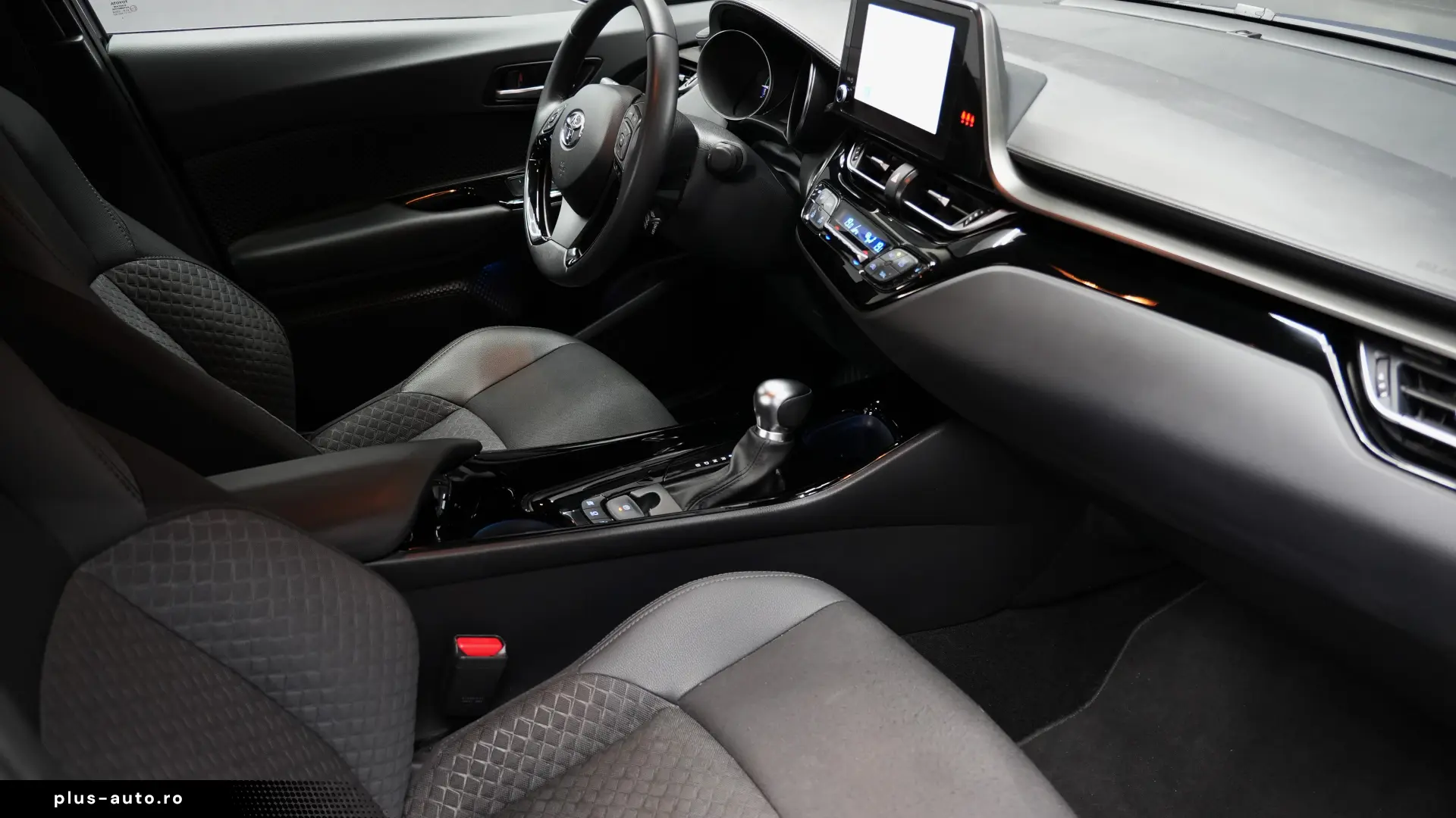 TOYOTA C-HR 1.8 HYB AT