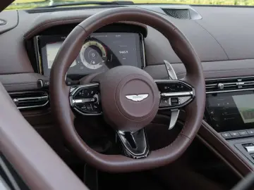 Aston Martin DB12 Volante