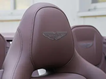 Aston Martin DB12 Volante