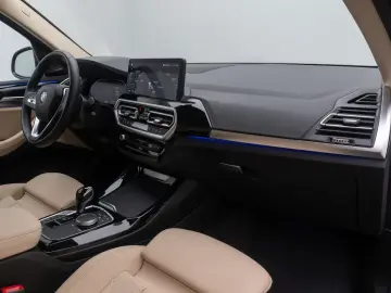 BMW X3 xD20d Kamera DAB H K Leder Sportsitz 18Zoll