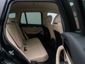 BMW X3 xD20d Kamera DAB H K Leder Sportsitz 18Zoll