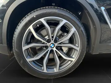 BMW X3 xDrive30i Laserlicht  HU Display  HiFi Sound