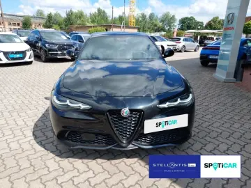 ALFA ROMEO Giulia 2.0 Turbo AT8 1.Hand LED Leder Navi SHZ K