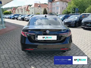 ALFA ROMEO Giulia 2.0 Turbo AT8 1.Hand LED Leder Navi SHZ K
