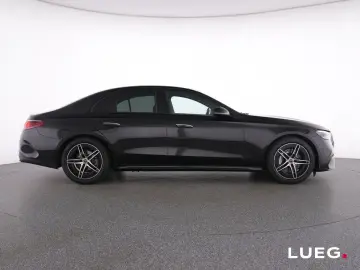 MERCEDES-BENZ E 220 d AMG Pano LED Night Kamera Totw…