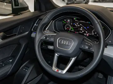 AUDI Q5 S line 55 TFSIe quattro S tronic AHK B&O PANO