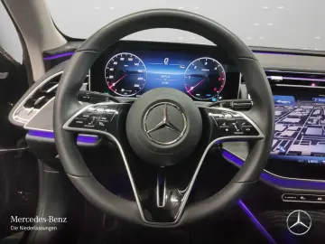 MERCEDES-BENZ E 220 d Lim Avantgarde Adv Pano LED To…