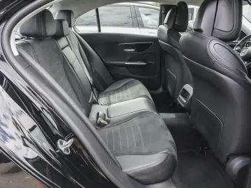 MERCEDES-BENZ C 180 AMG