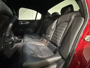 Alfa Romeo Giulia 2.0 Competizione Q4   MATRIX   19  LM