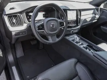 VOLVO XC60 T8 AWD Ultra Black Ed. Plug-In AHK Pano 360