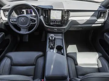 VOLVO XC60 T8 AWD Ultra Black Ed. Plug-In AHK Pano 360