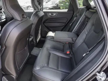 VOLVO XC60 T8 AWD Ultra Black Ed. Plug-In AHK Pano 360