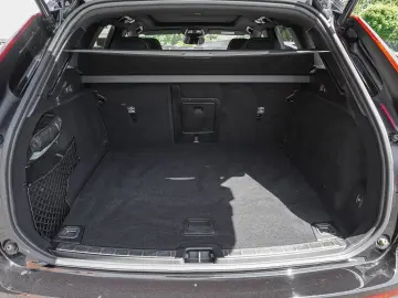 VOLVO XC60 T8 AWD Ultra Black Ed. Plug-In AHK Pano 360