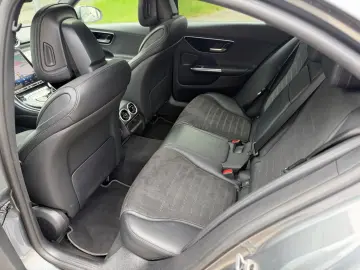 MERCEDES-BENZ C 200 AMG Line 4Matic