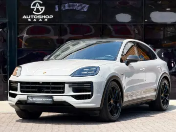 PORSCHE Cayenne Coupe Turbo E-Hybrid mit GT-Paket
