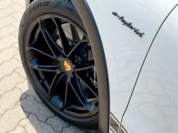 PORSCHE Cayenne Coupe Turbo E-Hybrid mit GT-Paket