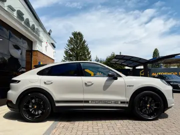 PORSCHE Cayenne Coupe Turbo E-Hybrid mit GT-Paket