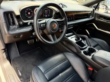 PORSCHE Cayenne Coupe Turbo E-Hybrid mit GT-Paket