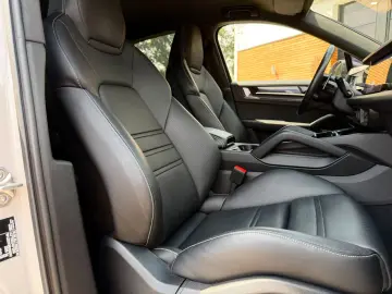 PORSCHE Cayenne Coupe Turbo E-Hybrid mit GT-Paket