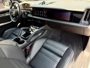 PORSCHE Cayenne Coupe Turbo E-Hybrid mit GT-Paket