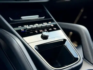 PORSCHE Cayenne Coupe Turbo E-Hybrid mit GT-Paket