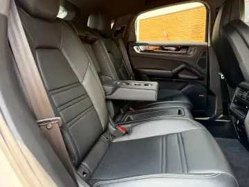 PORSCHE Cayenne Coupe Turbo E-Hybrid mit GT-Paket