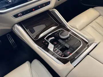 BMW X6 xDrive40i M Sport Panorama AHK Standhzg.
