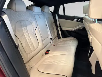 BMW X6 xDrive40i M Sport Panorama AHK Standhzg.